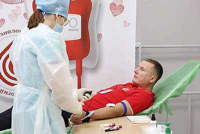 В рамках акции БКК \"Сила волонтерского сердца\" уже сдали кровь почти 1600 волонтеров