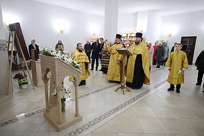 Делегация Нижегородской области передала в храм Гродно иконы и престол