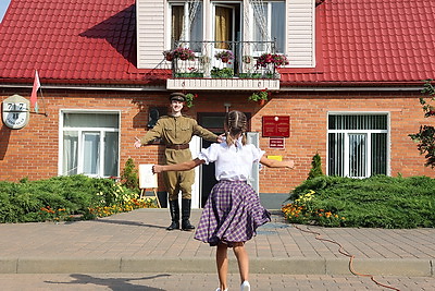 День белорусской письменности. В Лиде прошло открытие новой скульптуры, памятное гашение марки, презентации