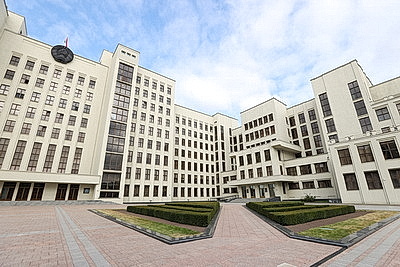 Облисполкомы смогут определять категории работников для предоставления участков под строительство без аукциона