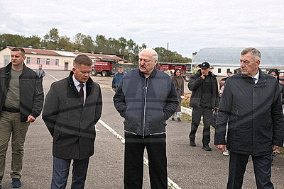 Лукашенко совершил рабочую поездку в Шкловский район