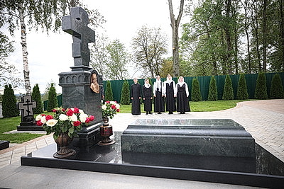 Лукашенко посетил монастырь в Жировичах