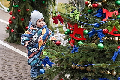 Гродно засиял огнями. Праздник \"Чароўныя ліхтарыкі\" открыл новогодний сезон в Гродно