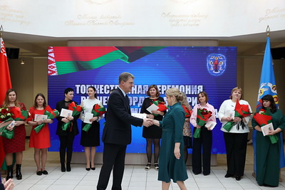 Кухарев вручил ордена Матери многодетным женщинам Минска