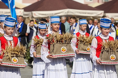 Подворья, выставки, концерты. Волковыск принимает областные \"Дажынкi\"