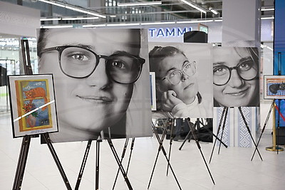 \"Картина - как победа над болезнью\". В Минске открылась выставка воспитанников детского хосписа \"Картина - как победа над болезнью\". В Минске открылась выставка воспитанников детского хосписа