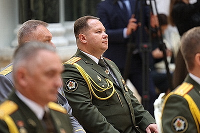 Лукашенко накануне Дня народного единства вручил госнаграды