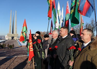 В Витебске состоялась церемония возложения цветов и венков ко Дню защитников Отечества