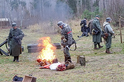 Масштабная военно-историческая реконструкция состоялась в мемориальном комплексе \"Партизанская криничка\" в Гомеле