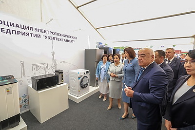Выставку достижений народного хозяйства регионов Беларуси и Узбекистана представили в Витебске