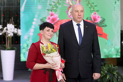 Караев: женщины Гродненской области умело сочетают свою священную миссию с успешной работой