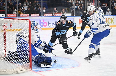 Минские динамовцы победили в тысячном матче Квартальнова и вышли в лидеры Запада