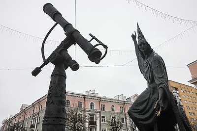 За стрелкой циферблата. Уличные часы - символ города