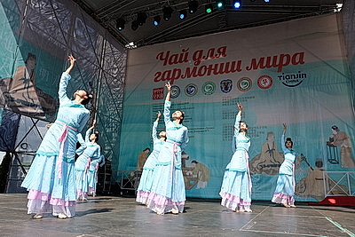 Восточный колорит и чайная гармония. Чем запомнился китайский фестиваль в центре Минска