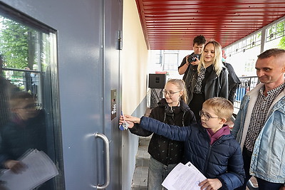 Работникам \"Камволь\" вручили ключи от квартир в Минске
