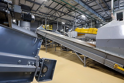 В Крупском районе открыли новый завод по производству профессиональных торфяных грунтов