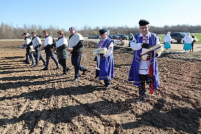 В Витебском районе дали старт посевной