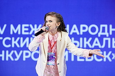 Чистота интонации и харизма. В Минске прошел региональный отбор на конкурсы \"Славянского базара\"