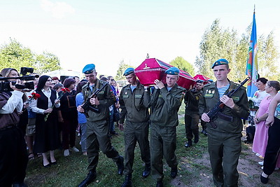 Останки 21 воина Красной армии перезахоронили в Витебском районе