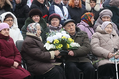 \"Каждый камень, каждый метр земли пропитан страданием\". В Озаричах почтили память жертв лагеря смерти