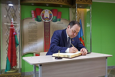 Современная и просторная. Новая школа в Боровлянах на 1 тыс. мест приняла первых учеников