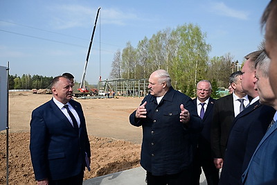 Лукашенко во время рабочей поездки посетил объекты АПК в Шклове