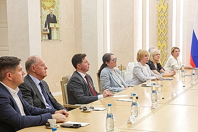 Встреча с делегацией Санкт-Петербурга прошла в Совете Республики