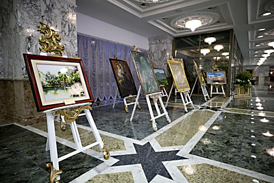 Главы делегаций ЕАГ посетили Дворец Независимости