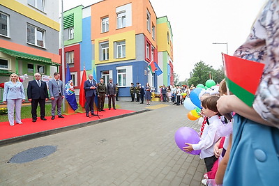 Патриотический клуб, физкультура, музыка, рисование. В Первомайском районе Минска открыли новый детсад