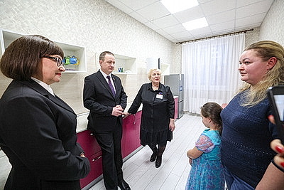 Турчин поздравил воспитанников Ивенецкого социального пансионата