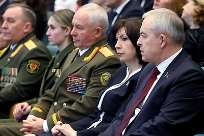 Хренин: День защитников Отечества - всенародный праздник, олицетворяющий нерушимую связь поколений