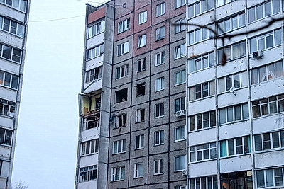 Спасатели работают на месте взрыва газа в Гомеле