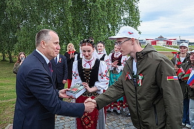 На мемориальном комплексе \"Буйничское поле\" прошла акция \"Звон скорби\"