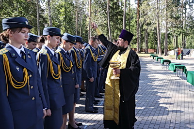Около 180 молодых таможенников приняли присягу на \"Партизанской криничке\" под Гомелем