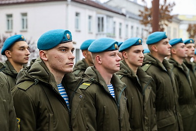 Аллея фонарей в Бресте пополнилась новым арт-объектом