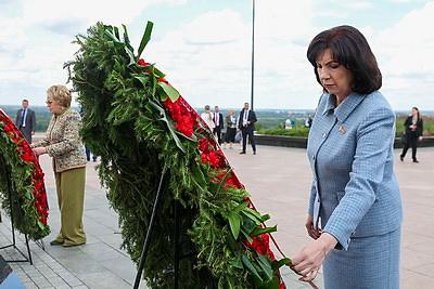Кочанова принимает участие в мероприятиях XII Форума регионов России и Беларуси