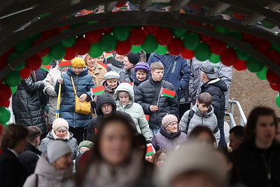 \"Ждали с нетерпением\". Пешеходный мост в Румлевском парке открыли после реконструкции