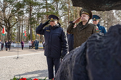 \"Наша святая обязанность - помнить\". В Борках прошел митинг-реквием в память о сожженных деревнях