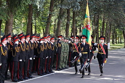 Мемориальную доску в честь Героя Советского Союза Евгения Николаенко открыли в Могилеве