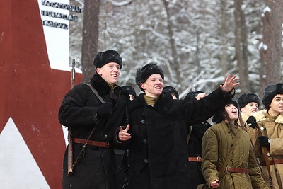 Кубок-символ \"Эстафеты Победы\" торжественно передали российским пограничникам