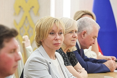 Встреча с делегацией Санкт-Петербурга прошла в Совете Республики