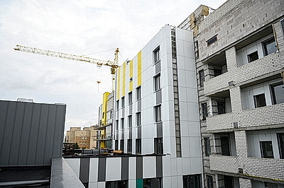 На республиканском субботнике благоустроили территорию Брестской областной клинической больницы