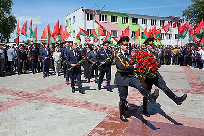 Швед на открытии памятного знака жертвам геноцида в Могилеве: здесь наша скорбь и дух непокоренного народа