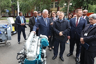 Президент Кубы посетил МТЗ