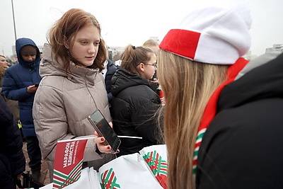 Интерактивные площадки и концерт блогеров: \"Марафон единства\" завершается в столице