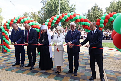 После реконструкции распахнула двери школа №1 в Лунинце