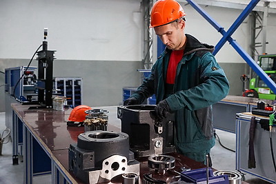 Производство аксиально-поршневых гидравлических насосов торжественно запустили в Пинске