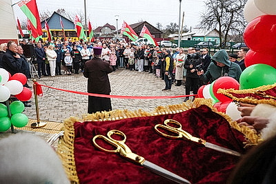 \"Такой долгожданный подарок для нас\". В Славгороде открыли новый бассейн