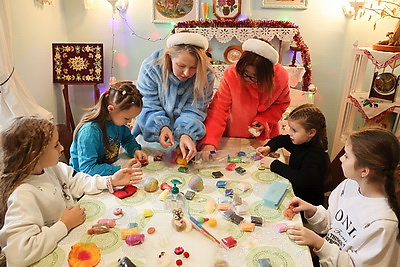 В Глуске открылась усадьба Деда Мороза