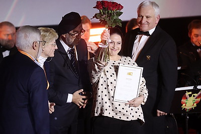 \"Лiстапад\": специальный приз Президента Беларуси присужден китайскому режиссеру Чжан Чжуну